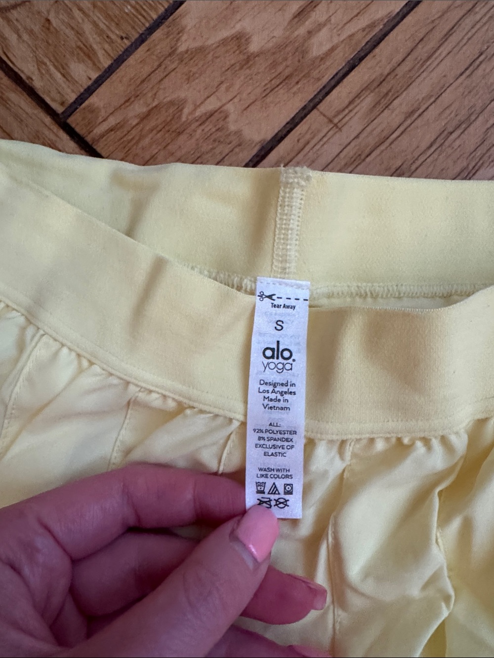 ALO Yoga Pale Yellow Varsity Tennis Skirt - Picture 2 of 3